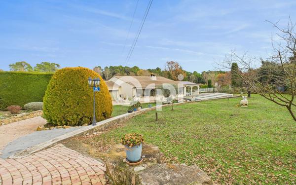 Maison à vendre    9 pièces • 285,37 m2 Montauroux