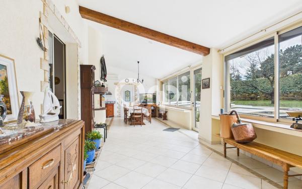 Maison à vendre    9 pièces • 285,37 m2 Montauroux