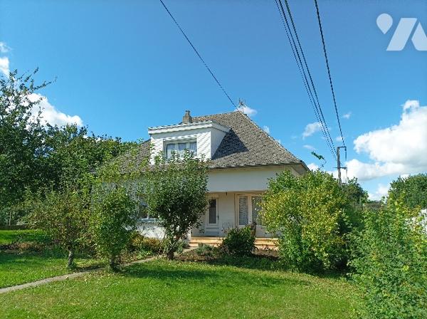 Maison individuelle, de 1968, à conforter, située dans un endroit calme et village apprécié.