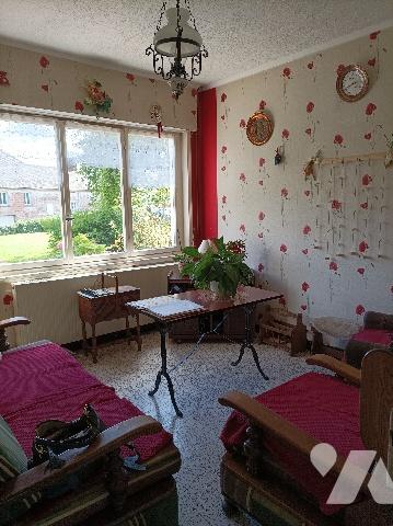 Maison individuelle, de 1968, à conforter, située dans un endroit calme et village apprécié.