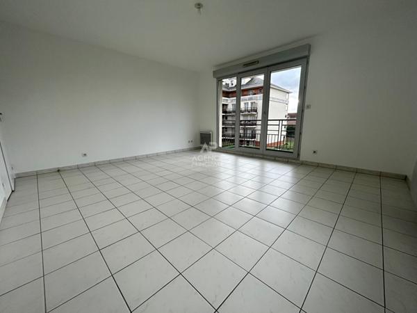 Appartement 4 pièce(s) CARRIERES SOUS POISSY €315 000 ** - Référence 9015