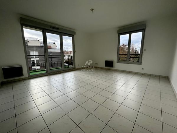 Appartement 4 pièce(s) CARRIERES SOUS POISSY €315 000 ** - Référence 9015