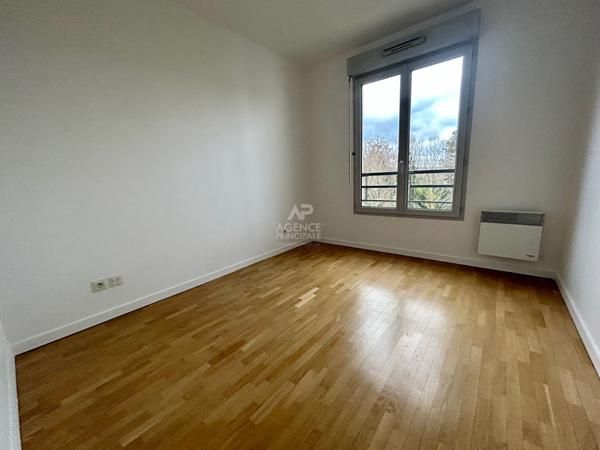 Appartement 4 pièce(s) CARRIERES SOUS POISSY €315 000 ** - Référence 9015