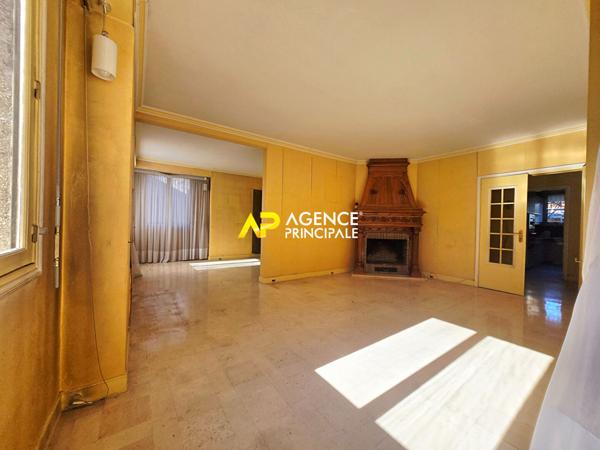 Appartement 4 pièces, 3 chambres de 81m² avec parking et cave, à 5 minutes de la gare du centre ville €219 900 ** - Référence 4541