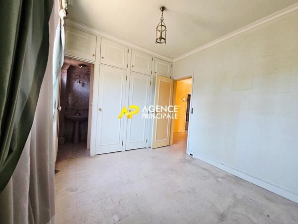Appartement 4 pièces, 3 chambres de 81m² avec parking et cave, à 5 minutes de la gare du centre ville €219 900 ** - Référence 4541