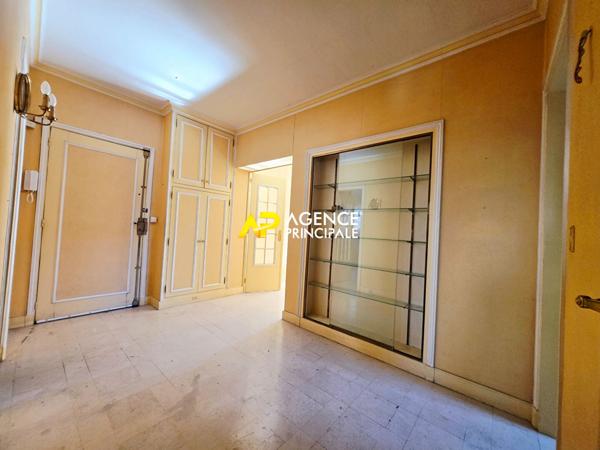 Appartement 4 pièces, 3 chambres de 81m² avec parking et cave, à 5 minutes de la gare du centre ville €219 900 ** - Référence 4541