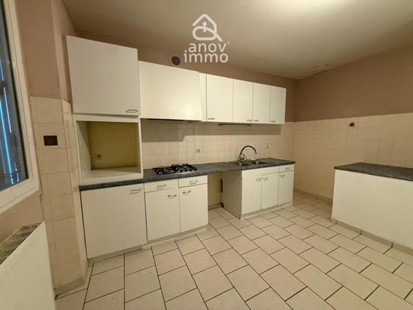 Maison
                                                                                                                                                                                                                                                                                                                        5 pièce(s)                                                                                                                                                                                                          4 chambre(s)                                                                                                                                                                                                          145.82  m²