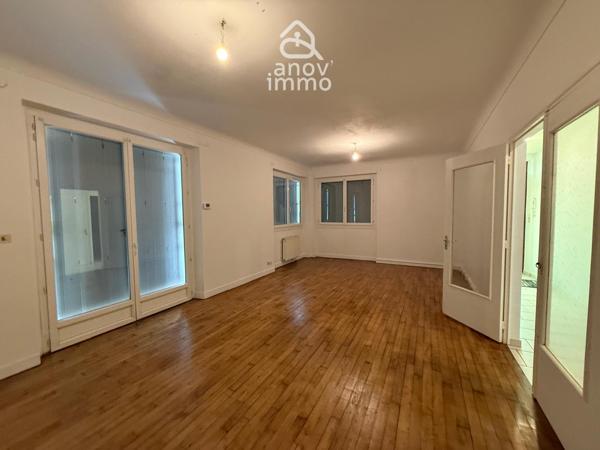 Maison
                                                                                                                                                                                                                                                                                                                        5 pièce(s)                                                                                                                                                                                                          4 chambre(s)                                                                                                                                                                                                          145.82  m²