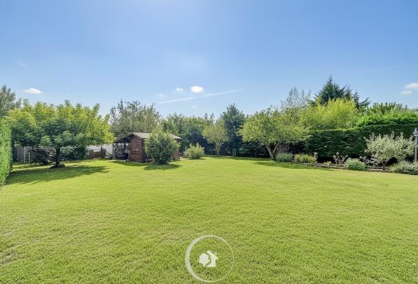 Le Taillan-Médoc (33320) TERRAIN À BÂTIR - 3E LIGNE - LIBRE DE CONSTRUCTEUR