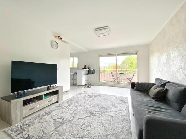 Appartement 3 pièces avec balcon / cave / box en option