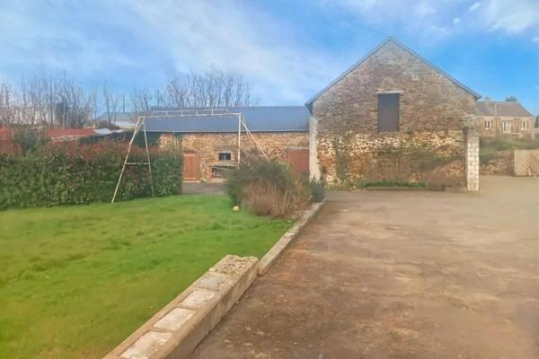 Local Commercial à AMBRIERES-LES-VALLEES, 53300 - 18 pièces 450m²