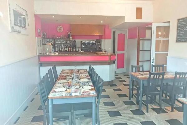 Local Commercial à AMBRIERES-LES-VALLEES, 53300 - 18 pièces 450m²