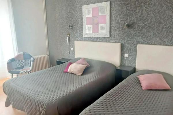 Local Commercial à AMBRIERES-LES-VALLEES, 53300 - 18 pièces 450m²