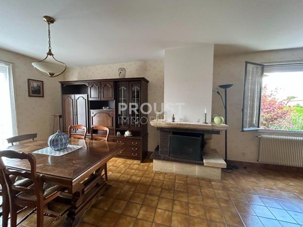 Niort, secteur ste pezenne, pavillon sur sous sol, 5 chambres, garage et jardin