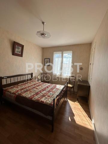 Niort, secteur ste pezenne, pavillon sur sous sol, 5 chambres, garage et jardin