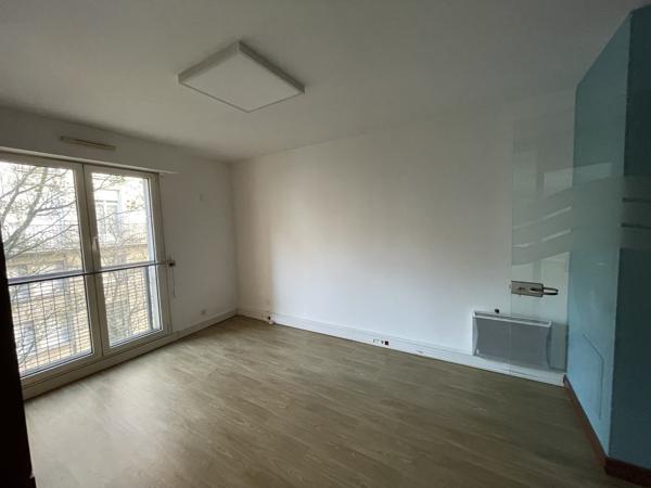 Bureaux à louer 227 m² Nantes centre ville parking et cave inclus