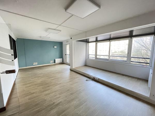Bureaux à louer 227 m² Nantes centre ville parking et cave inclus
