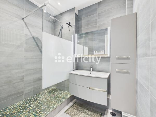 Appartement
         3 pièces
        - 74 m² Exclusivité 735 000 € *