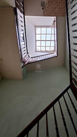 Eauze (32800) MAISON DE VILLE T6 - 178M² AVEC HABITATION ET COMMERCE / EAUZE