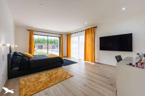 Maison à vendre |  Saint-Doulchard |  11 pièces | 397,9 m²