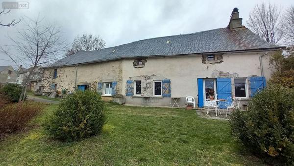 Maison à vendre à Vèze dans le Cantal (15160), ref : FG/2500