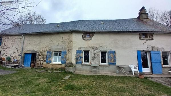 Maison à vendre à Vèze dans le Cantal (15160), ref : FG/2500