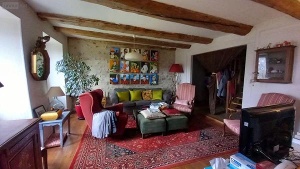 Maison à vendre à Vèze dans le Cantal (15160), ref : FG/2500