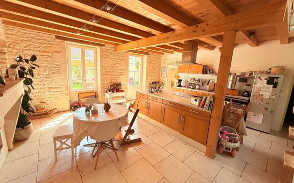 Maison à vendre    4 pièces •  Surgères