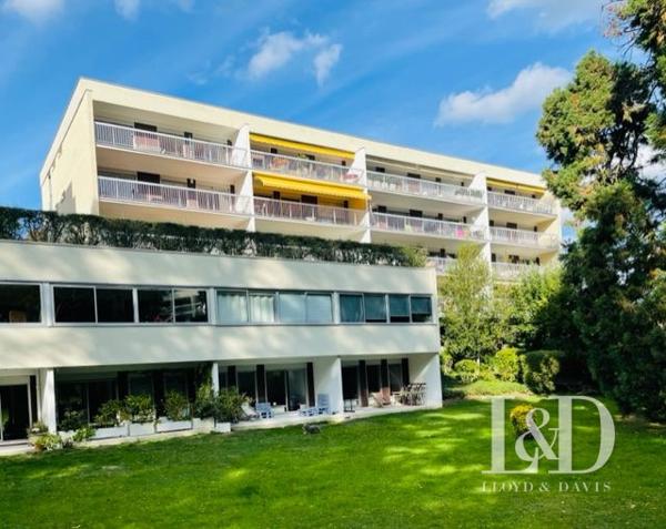 Appartement de standing, dernier étage, terrasse plein sud