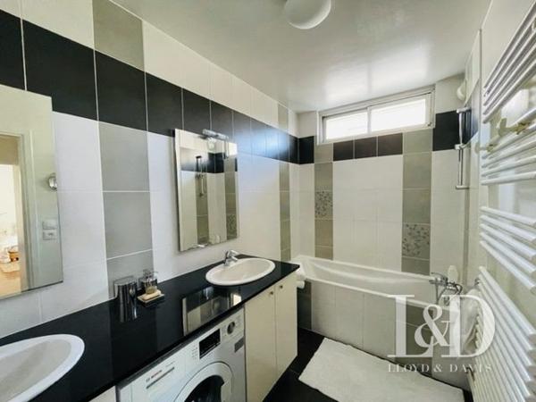 Appartement de standing, dernier étage, terrasse plein sud