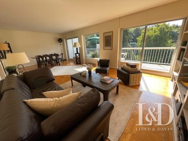 Appartement de standing, dernier étage, terrasse plein sud