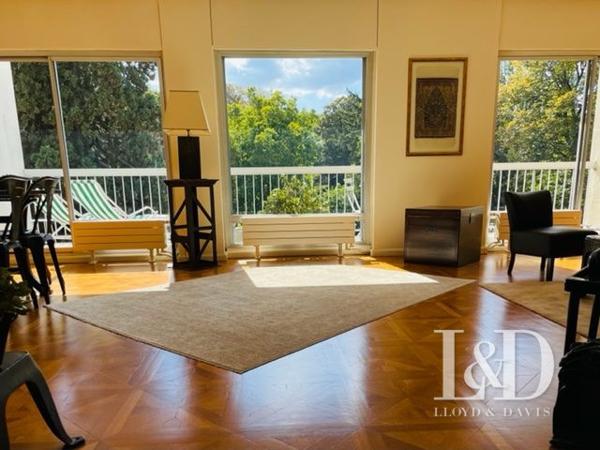 Appartement de standing, dernier étage, terrasse plein sud