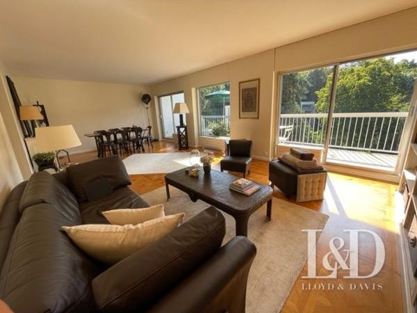 Appartement de standing, dernier étage, terrasse plein sud