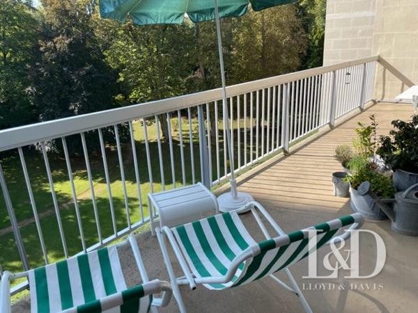 Appartement de standing, dernier étage, terrasse plein sud