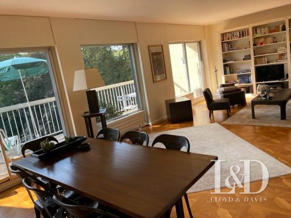 Appartement de standing, dernier étage, terrasse plein sud