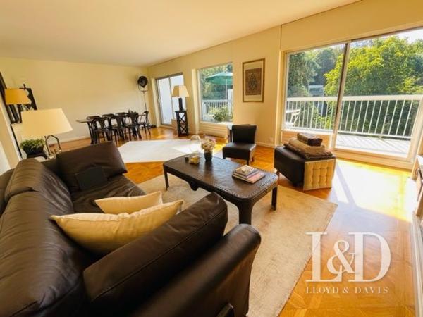 Appartement de standing, dernier étage, terrasse plein sud