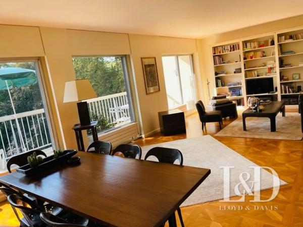 Appartement de standing, dernier étage, terrasse plein sud