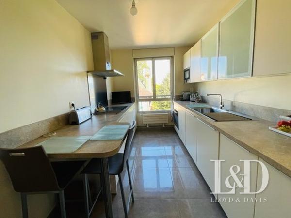 Appartement de standing, dernier étage, terrasse plein sud