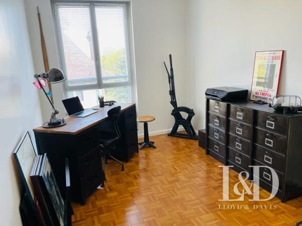 Appartement de standing, dernier étage, terrasse plein sud