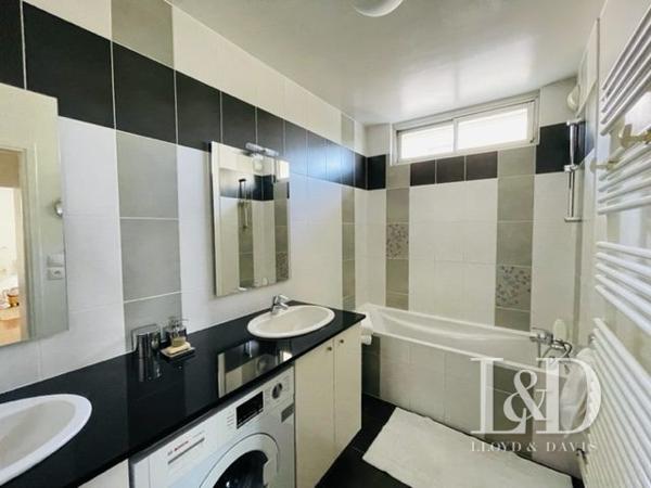 Appartement de standing, dernier étage, terrasse plein sud