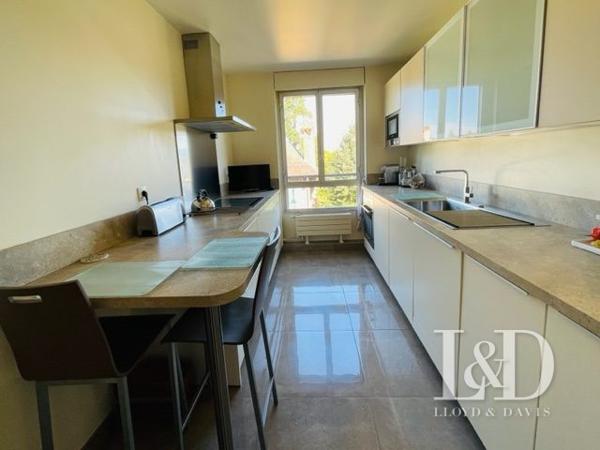 Appartement de standing, dernier étage, terrasse plein sud