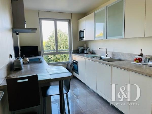 Appartement de standing, dernier étage, terrasse plein sud