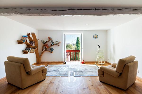Saint-Palais, Ferme 4 Chambres -  427 m² à vendre