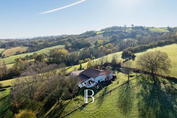 Saint-Palais, Ferme 4 Chambres -  427 m² à vendre