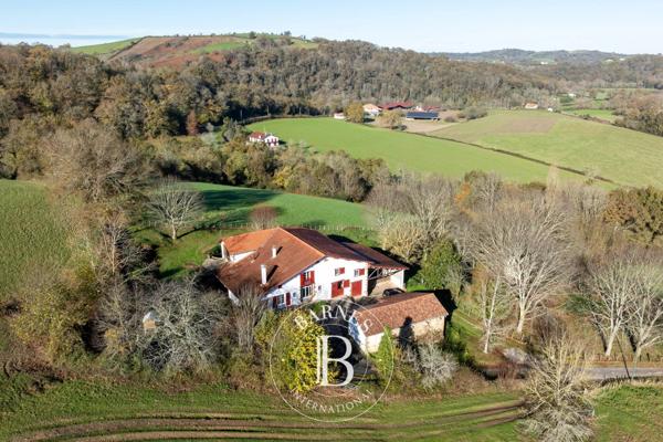 Saint-Palais, Ferme 4 Chambres -  427 m² à vendre