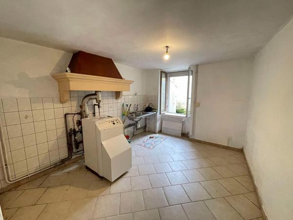 MAISON DE VILLE PROCHE COMMERCES