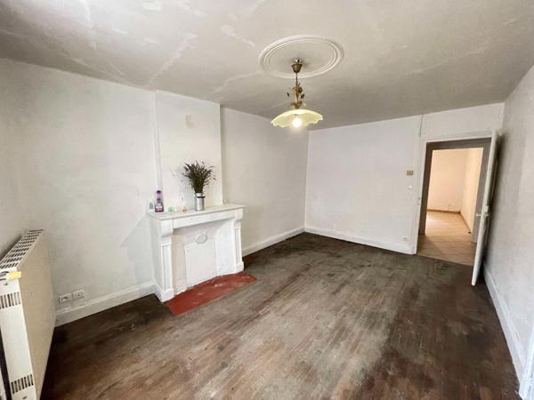 MAISON DE VILLE PROCHE COMMERCES