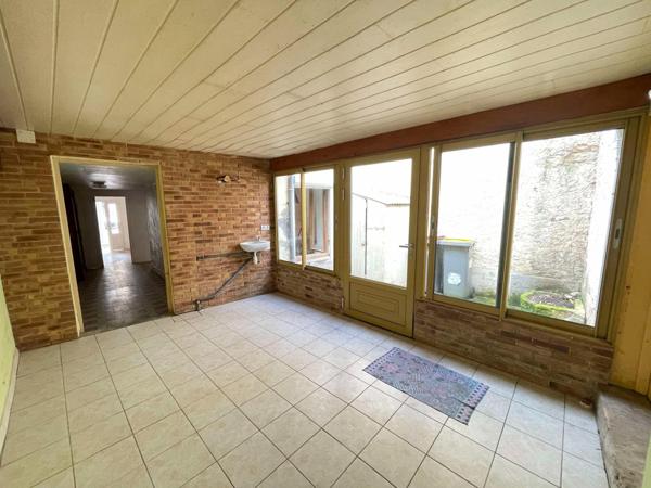 MAISON DE VILLE PROCHE COMMERCES