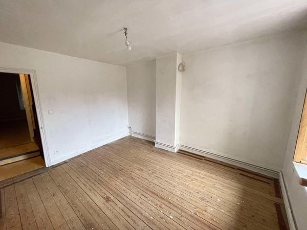 MAISON DE VILLE PROCHE COMMERCES