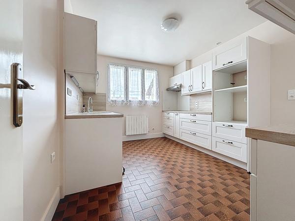 Beaumont-sur-oise – Maison individuelle 4 pièces 85 m² hab / 95 m² utiles avec 7 places de Parking